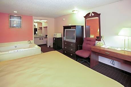 Deluxe King Room with Spa Bath- Non-Smoking