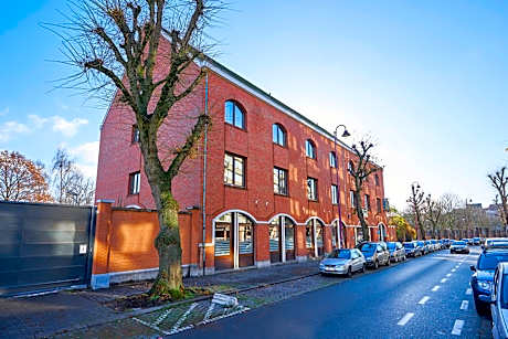 HI Brussels Generation Europe Hostel