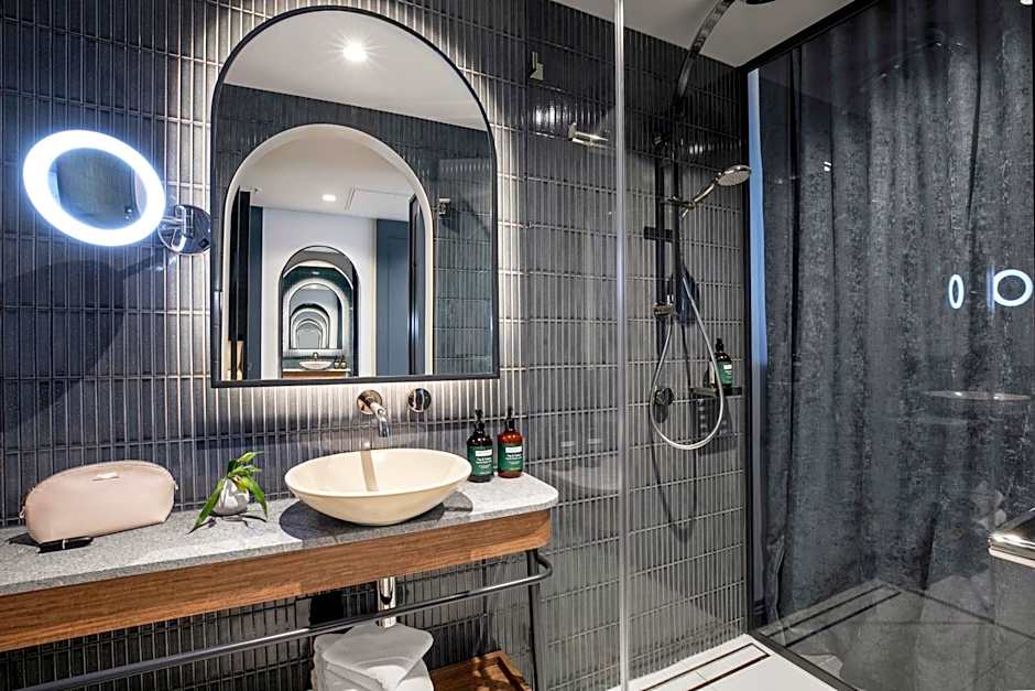 Voco Melbourne Central By IHG