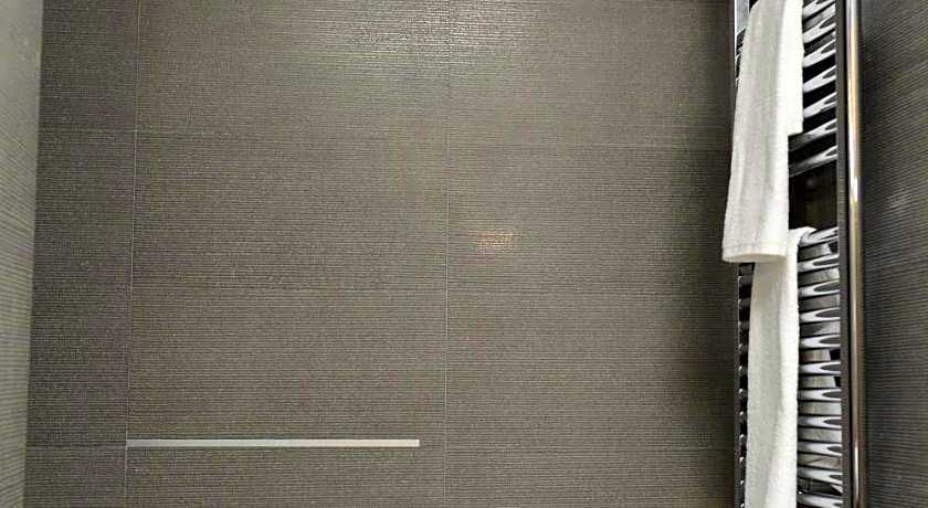 Warwick Stone 55 Hotel