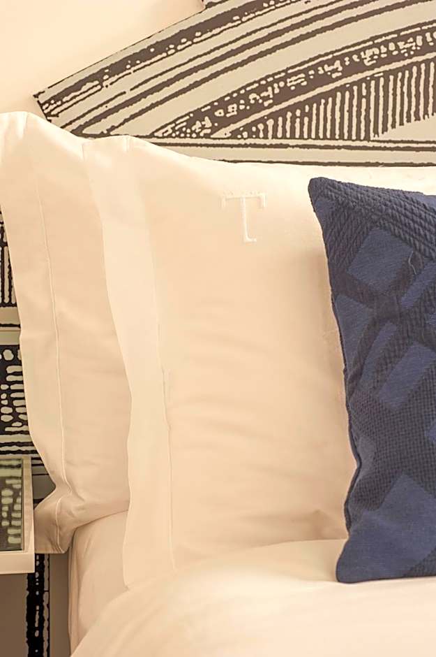 Teatro Boutique Rooms & Suites