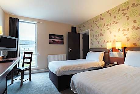 Double Room with Two Single Beds and View - Non-Smoking