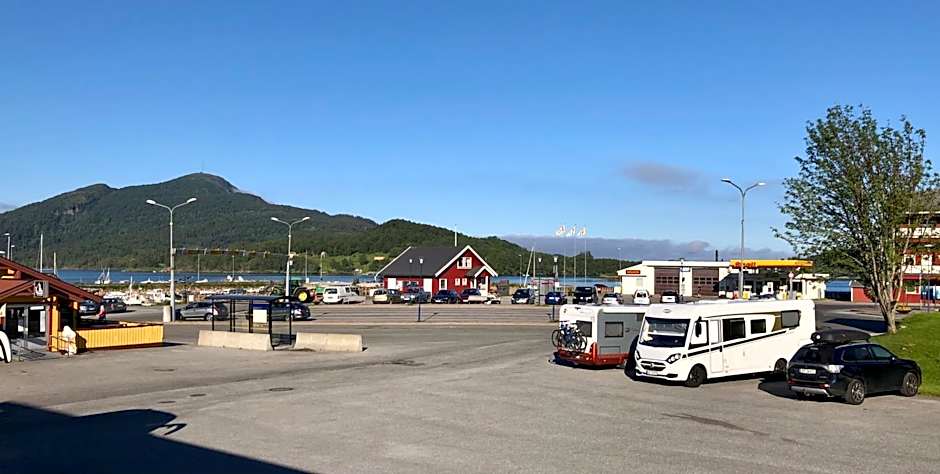 Ørnes Hotell