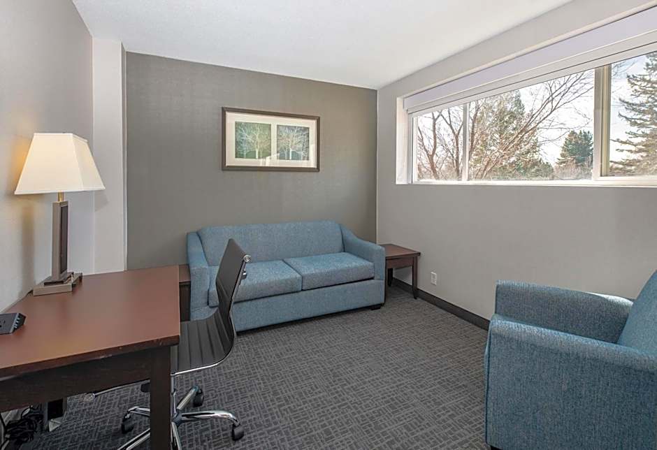 Coast Lethbridge Hotel & Conference Centre