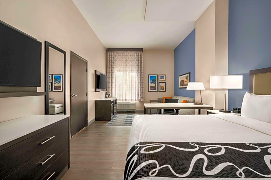 La Quinta Inn & Suites by Wyndham San Bernardino