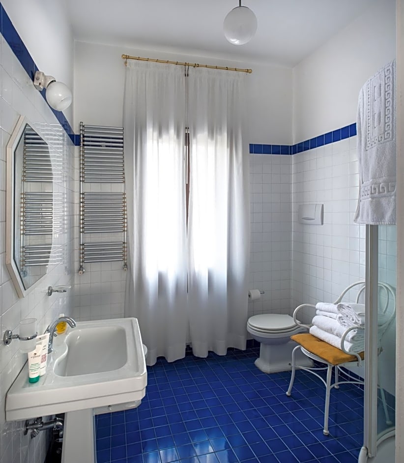 Casa Lunia Guesthouse