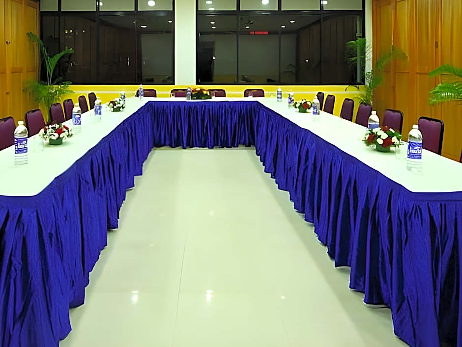 Hotel Green Dreams – Cochin, NE