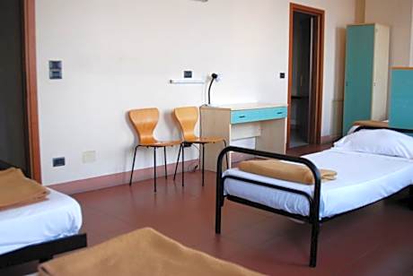 Bed in 8-Bed Mixed Dormitory Room