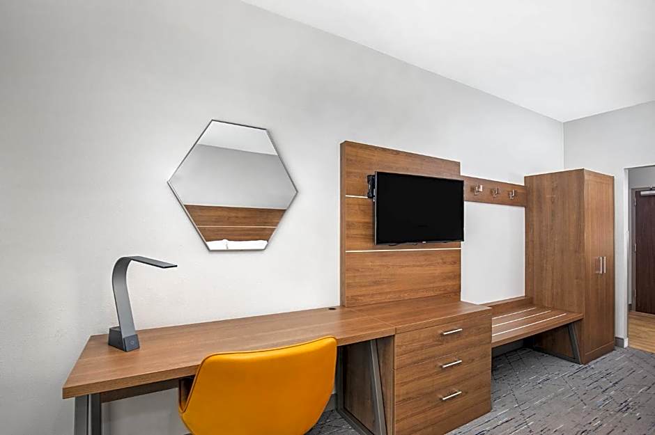 Holiday Inn Express & Suites - Carrollton West By IHG