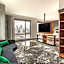 Cambria Hotel Boston Downtown-Seaport