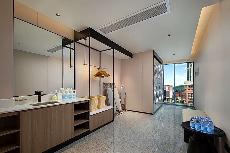 Atour Hotel Zhongshan Fuhua Road Shiqi Pedestrian Street