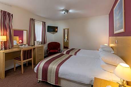 Standard Twin Room with Walk-In Shower - Disability Access/Non-Smoking