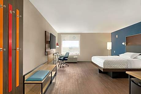 King Room with Bath Tub - Mobility Access