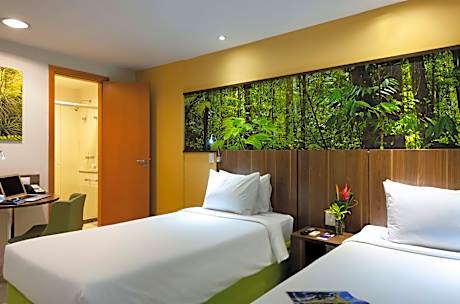Classic room with twin beds