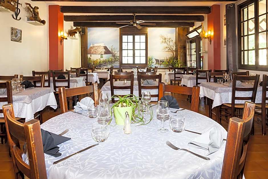 Logis Hotel Restaurant Le Flamant Rose camargue