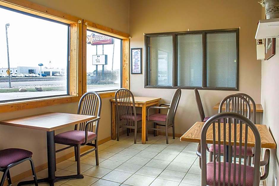 Le Mars Inn and Suites