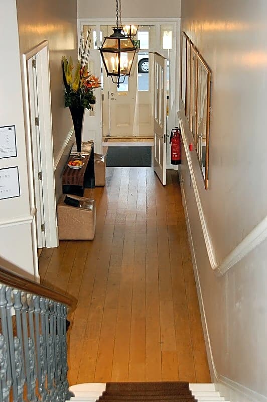 54 Queen's Gate Hotel