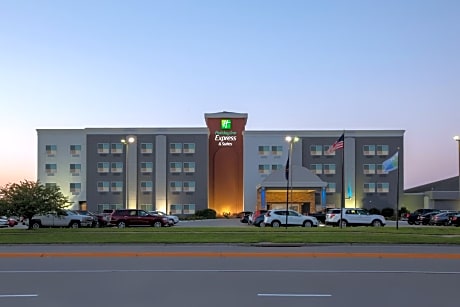 Holiday Inn Express Hotel & Suites Columbus, an IHG Hotel