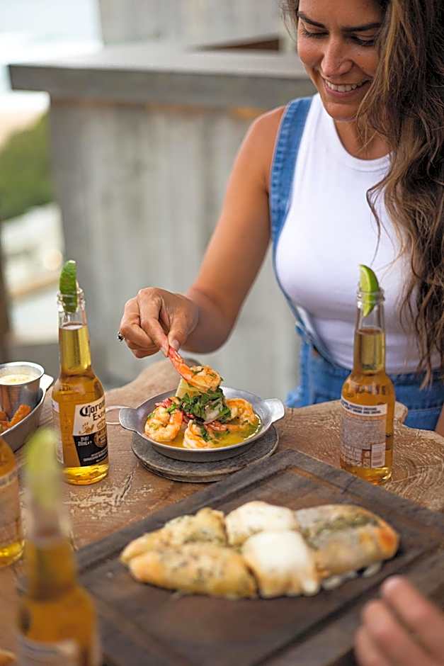 Noah Surf House Portugal