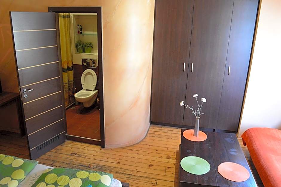 Elegance on a Budget - Rooms for Rent in Sofia Center