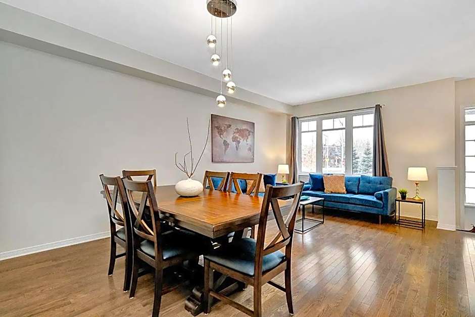 Modern Townhome Near Ottawa Attractions