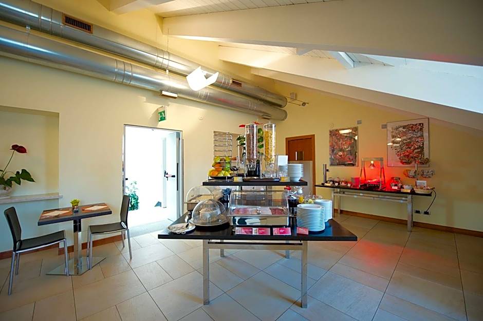 Best Western Crystal Palace Hotel