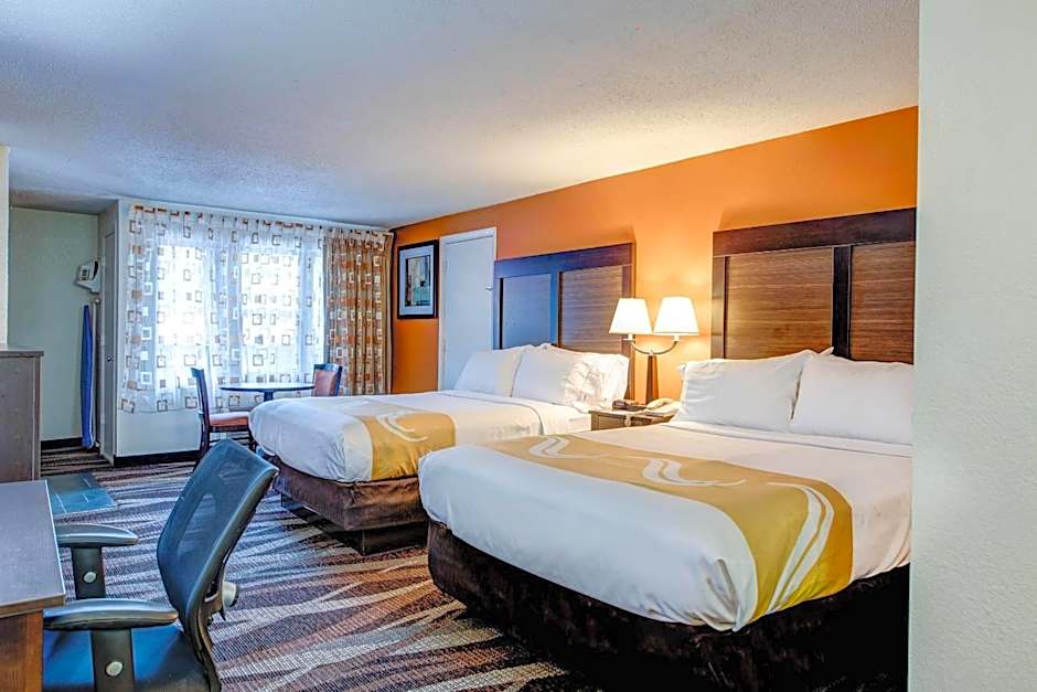Quality Inn Creekside - Downtown Gatlinburg