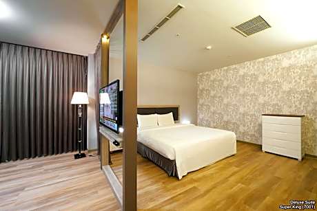 Deluxe Queen Room with Two Queen Beds