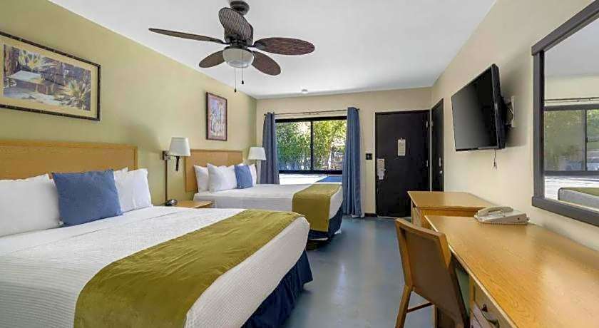 Caliente Tropics Hotel