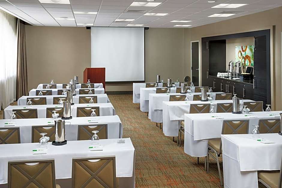 Holiday Inn Charlotte University By IHG