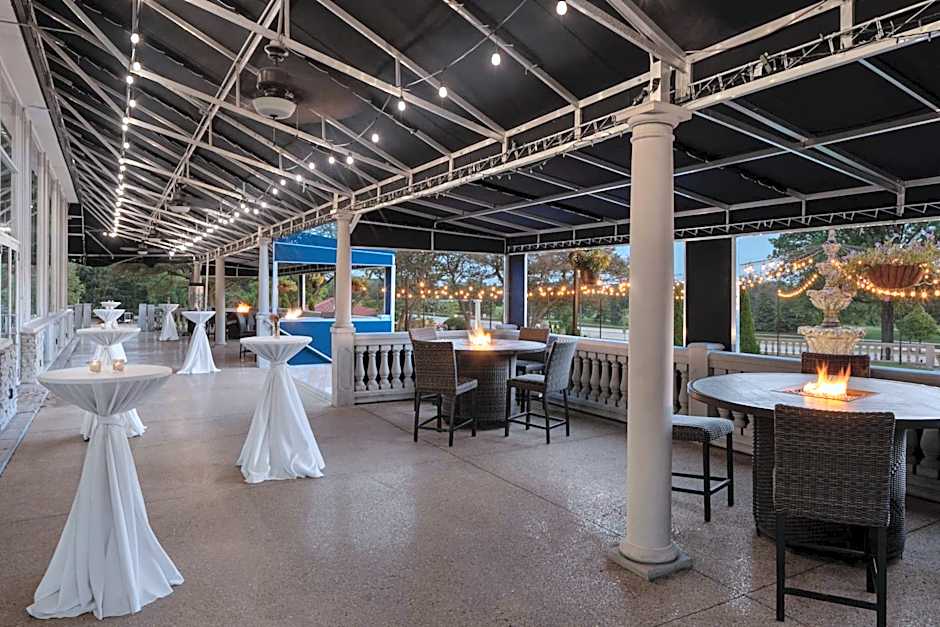 The Drake Oak Brook, Autograph Hotels