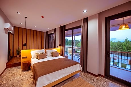 Deluxe Room with Spa Bath - Pool View