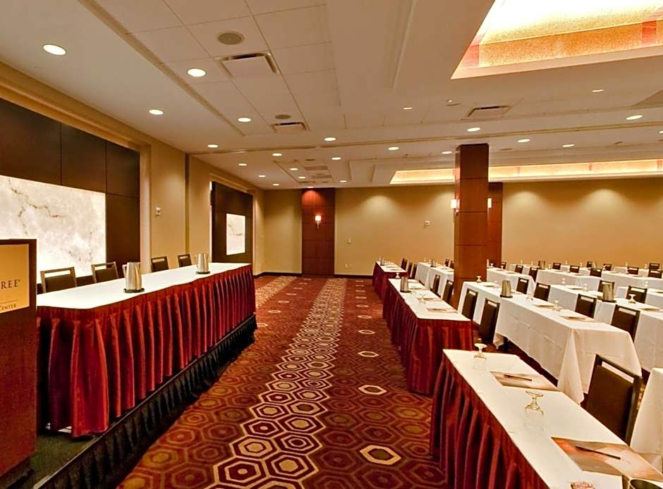 DoubleTree by Hilton Hotel & Suites Pittsburgh Downtown