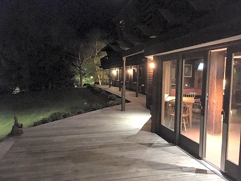 Summit Lodge