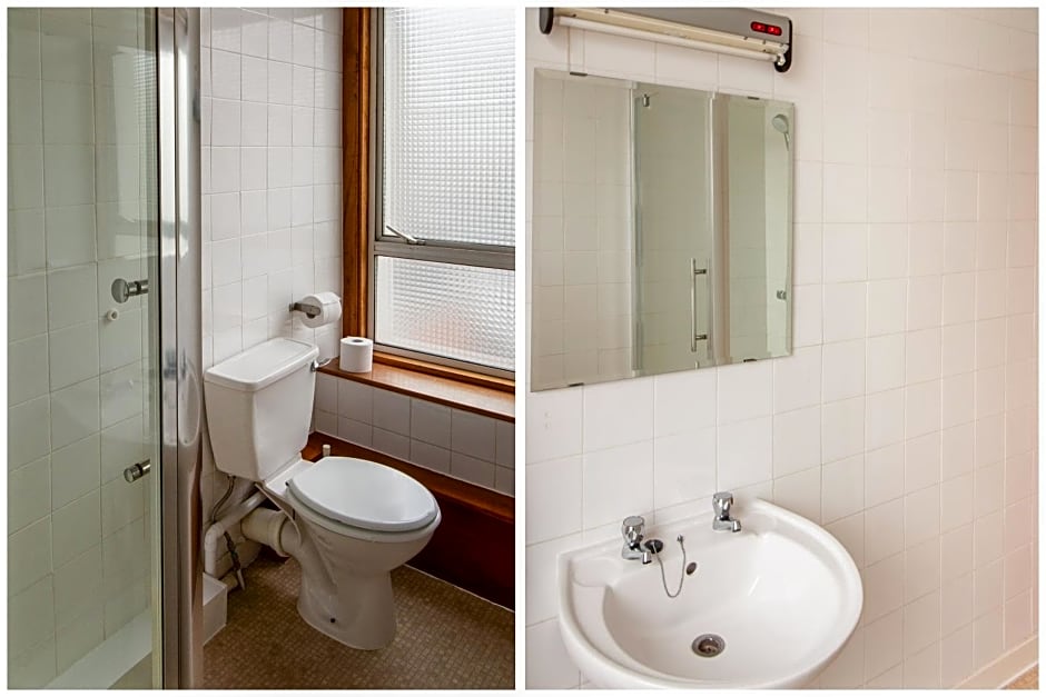 OYO The Contractor Hotel