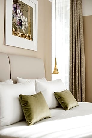 One-Bedroom Suite with Free access to Spa