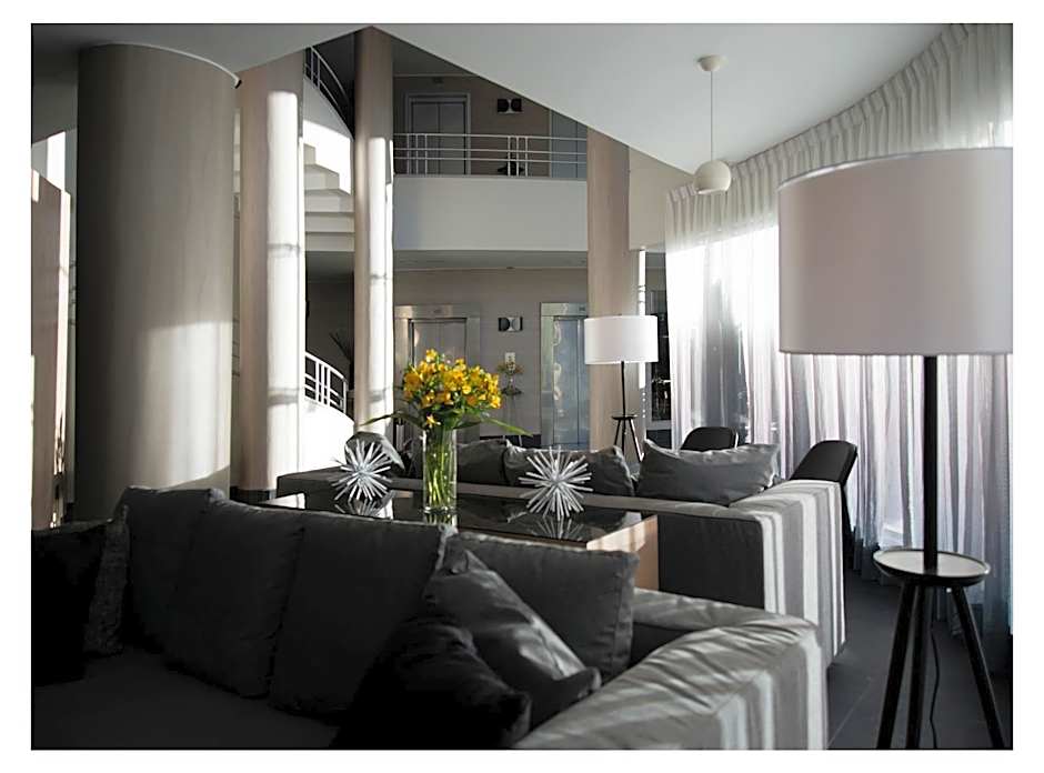 Casa Grande Suites