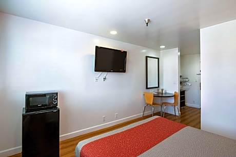 Queen Room - Disability Access - Roll in Shower