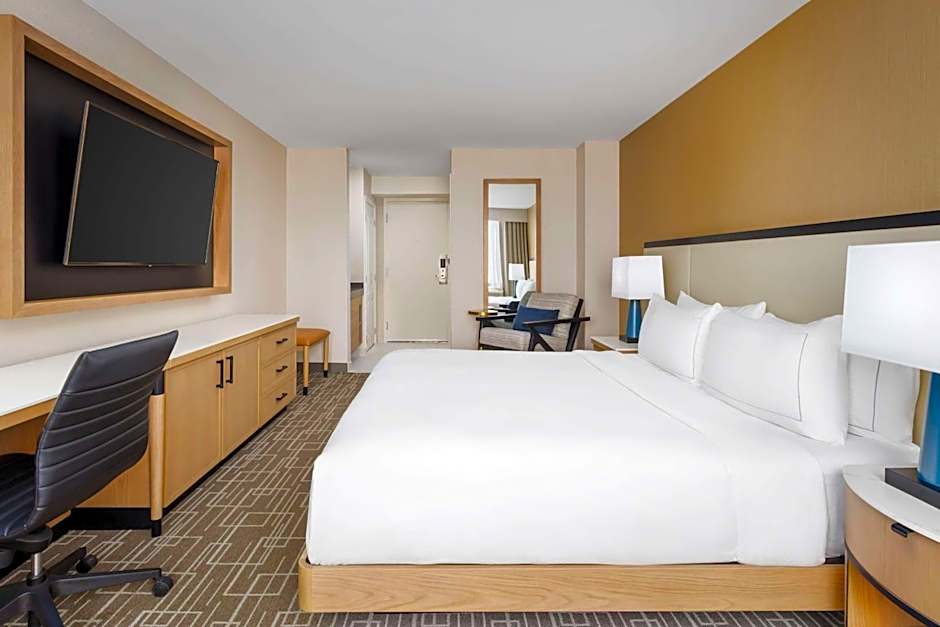 DoubleTree by Hilton Charlotte City Center