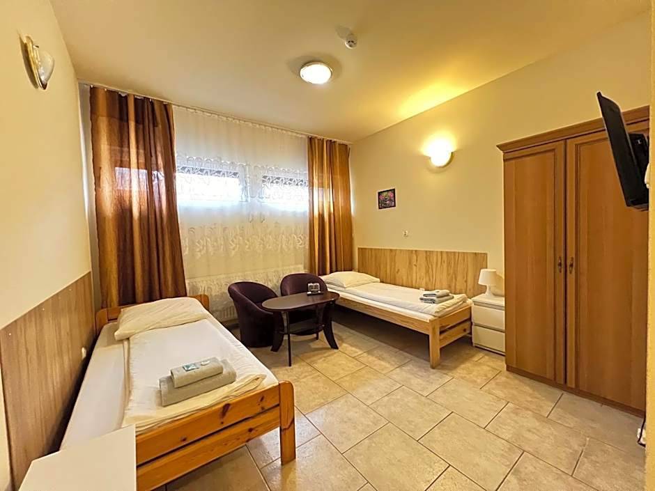 ETNA - Hostel -Noclegi Rzeszów 24 Pokoje