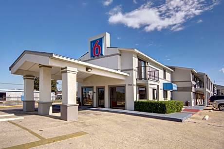 Motel 6-Lancaster, TX - DeSoto - Lancaster