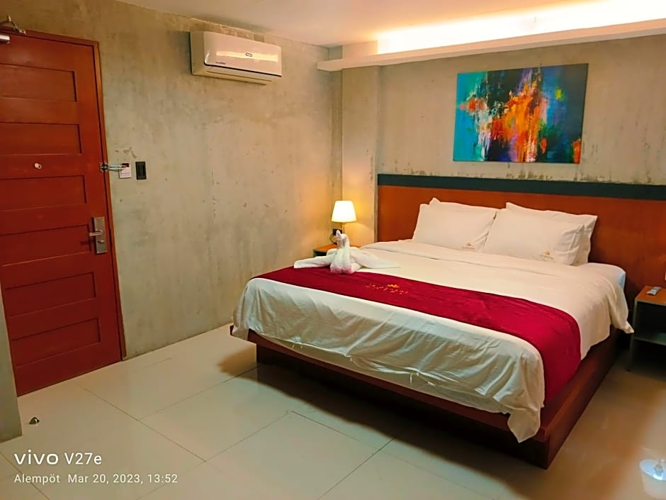 La Gensol Plaza Hotel