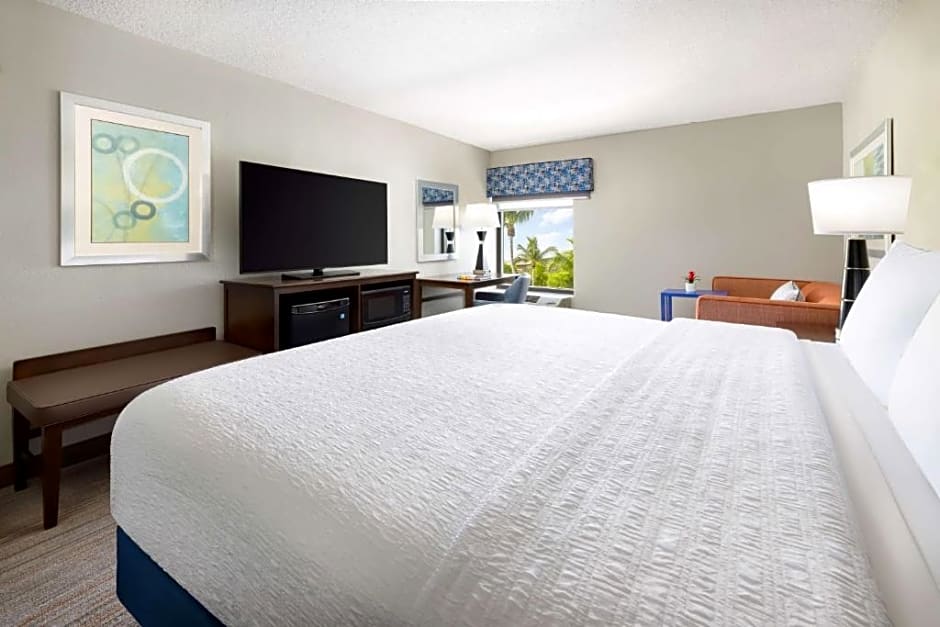 Hampton Inn By Hilton Naples-Central, Fl