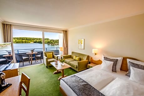 Double Room with Balcony and Lake View