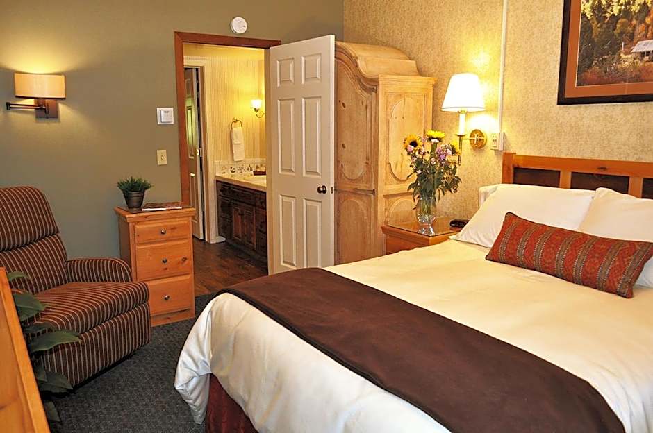 GetAways at Olympic Village Inn