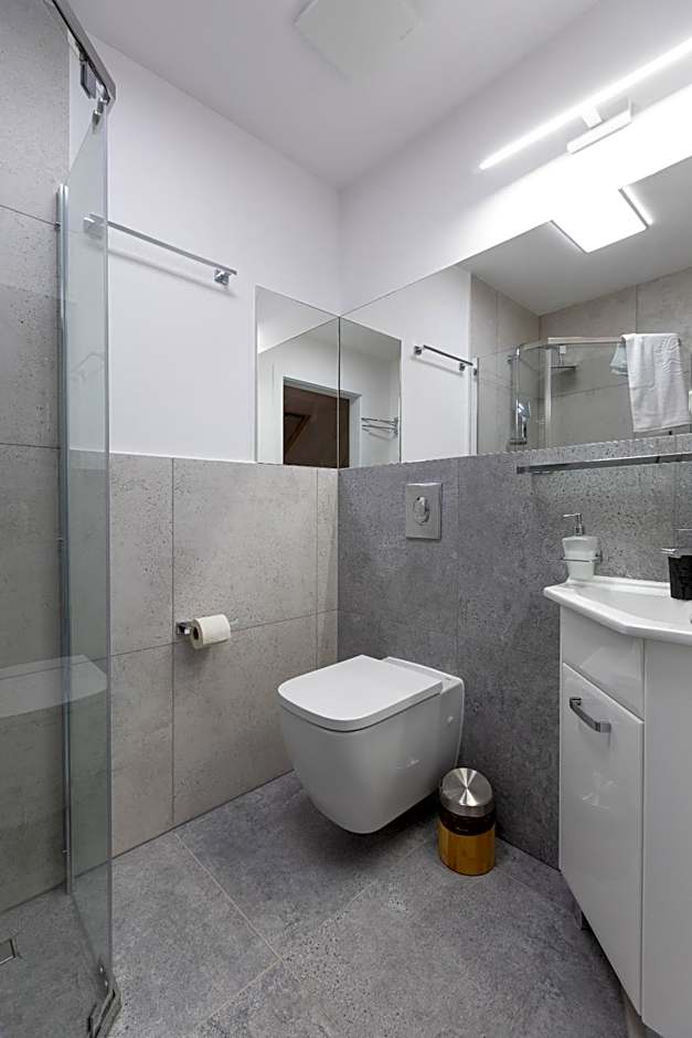 APARTAMENTY przy plaży z basenem z podgrzewaną wodą i mini SPA - Ośrodek Kolonijno-Wczasowy Mewa