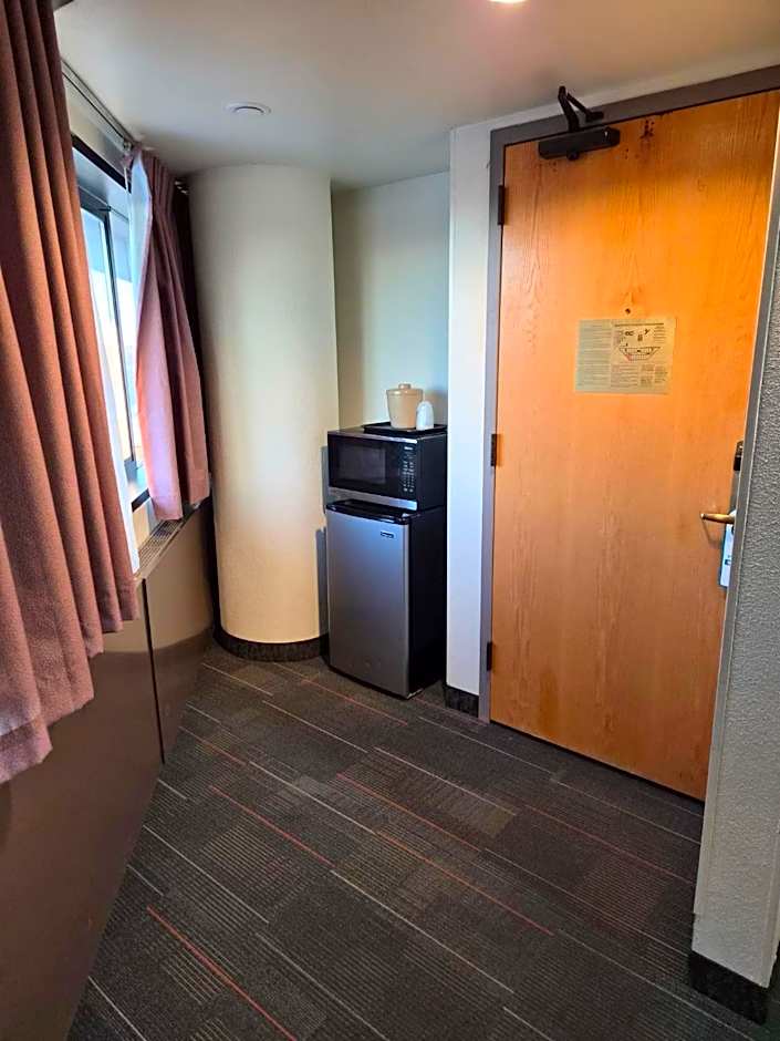 Alex Hotel and Suites