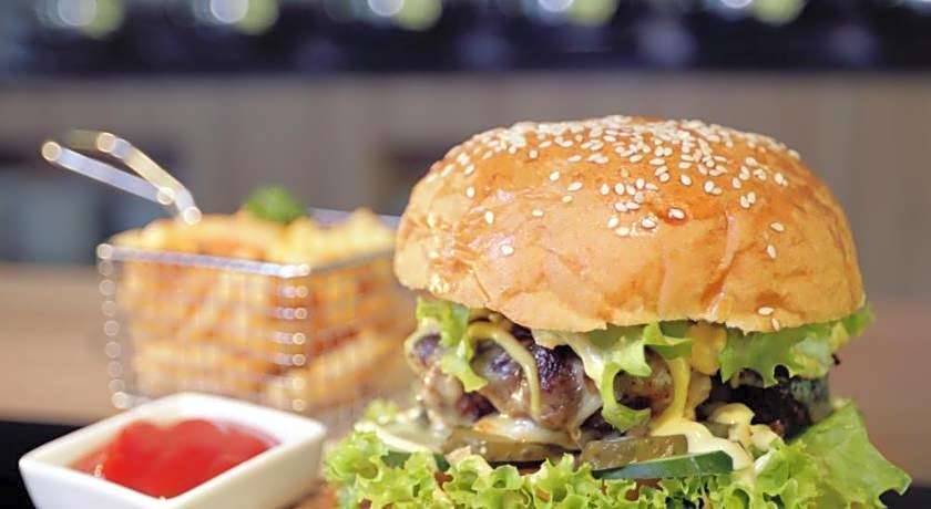 Fame Hotel Sunset Road Kuta Bali