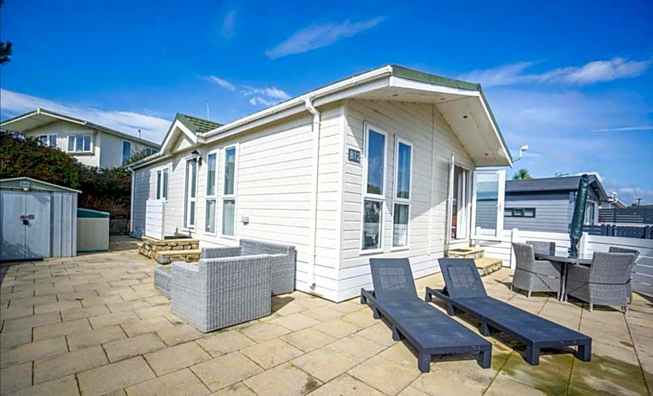 The Warren Holiday Park - Family Chalet