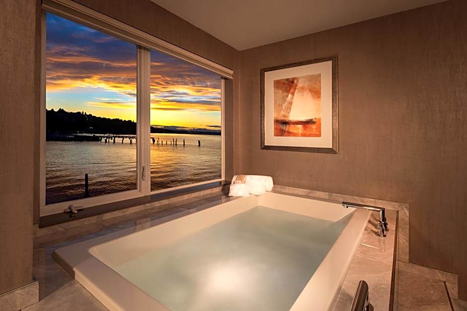 Silver Cloud Inn-Tacoma Waterfront